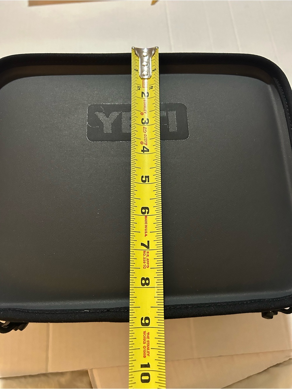 Yeti Daytrip Insulated Lunch Box Soft Cooler Bag Charcoal Gray discontinued READ - Picture 5 of 9